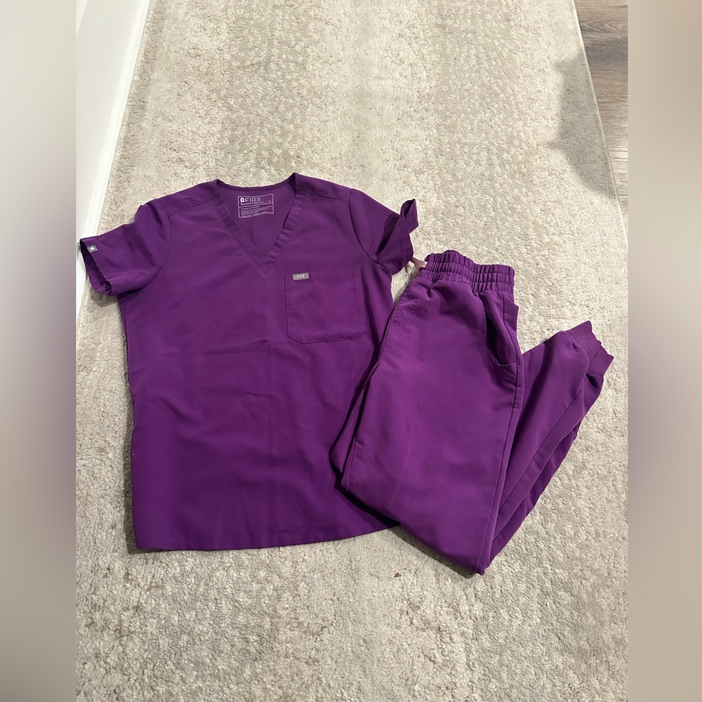 Figs Women's Scrub Set in Deep Purple